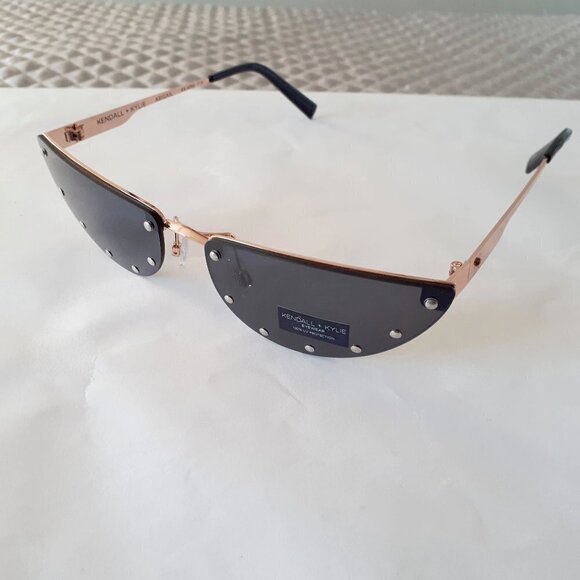 NWT Kendall & Kylie small profile chrome rivet frameless black lens sunglasses - Picture 3 of 6